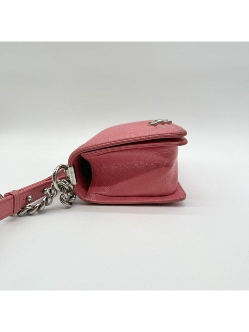 Chanel Large Shoulder Bag Boy V-stitch Caviar Leather - Picture 5 of 16